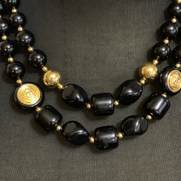 𝔻𝕠𝕦𝕓𝕝𝕖 𝕊𝕥𝕣𝕒𝕟𝕕 𝔹𝕝𝕒𝕔𝕜 𝔹𝕖𝕒𝕕𝕤 - Picture 2 of 3